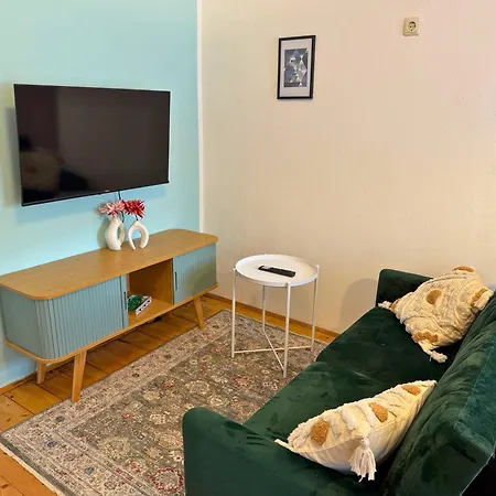 Rustic Apartment - Direct River Access Grünau im Almtal